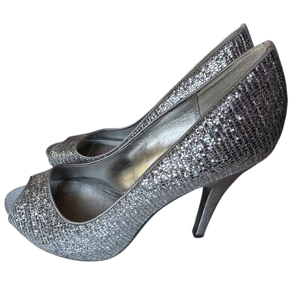 Elegant High End MINA Sparkly Silver Women’s 8.5 Peep-Toe High Heels Pumps MINTY